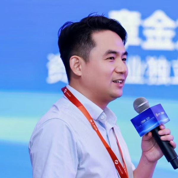 Jinlong Zhang